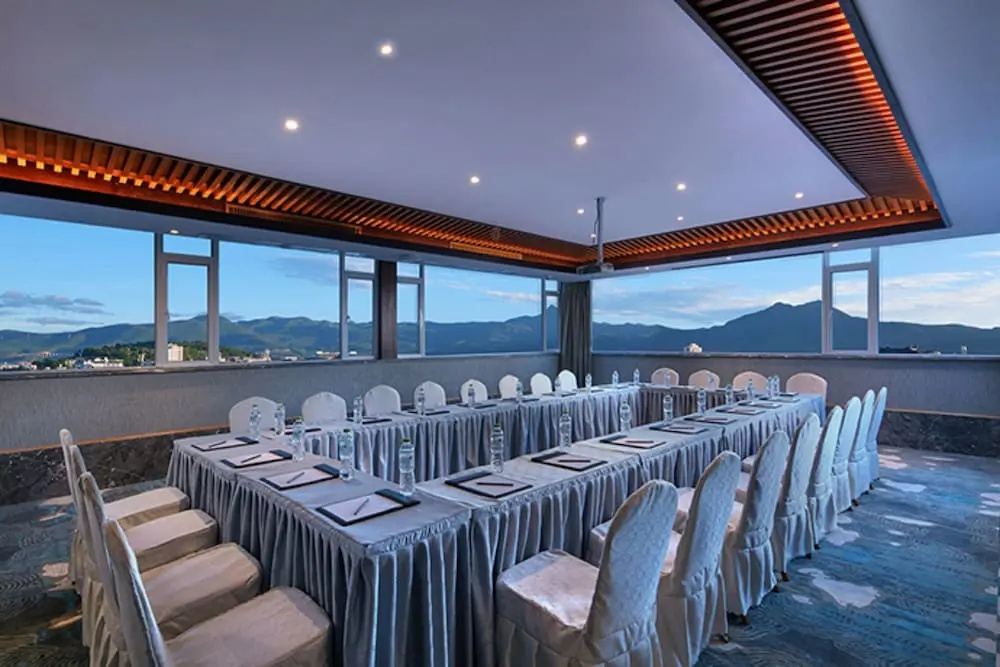 New Century Manju Lijiang Zangyuan Hotel