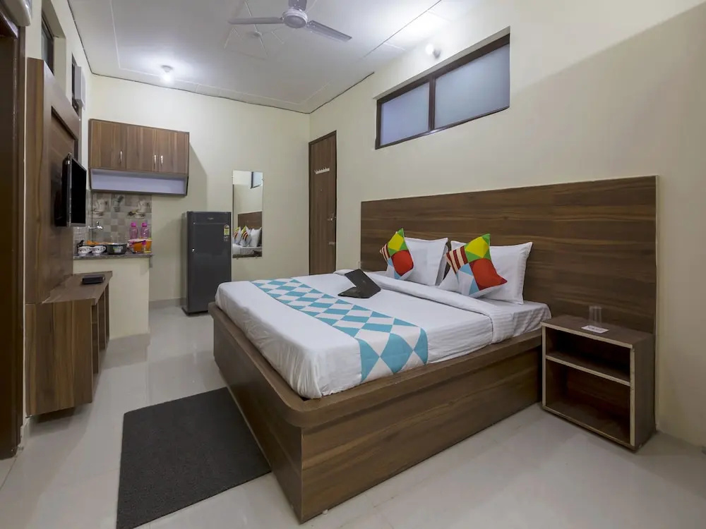 OYO 26891 Home Elegant Studio DLF Phase 3