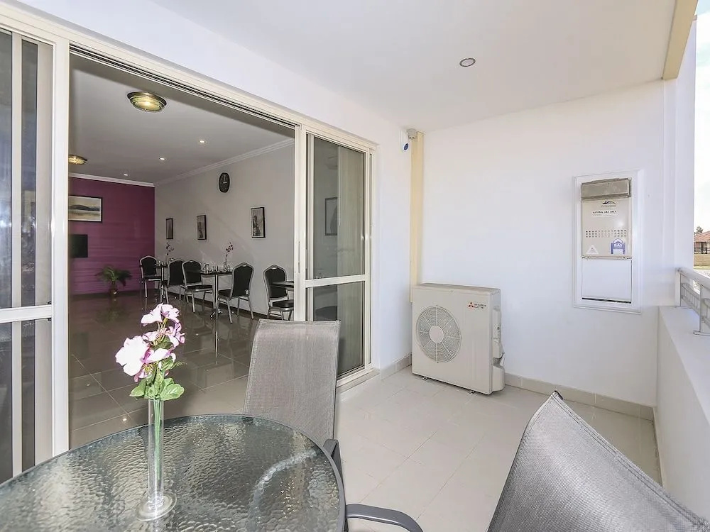 Rose Hotel Clarkson