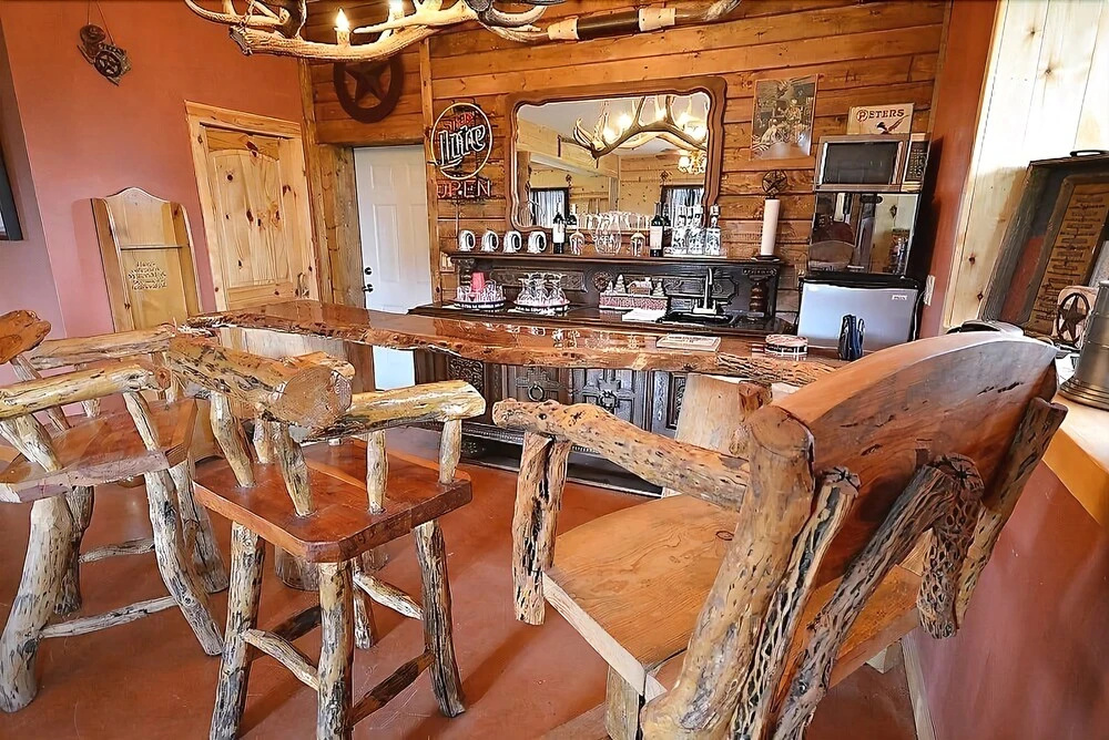 High Lonesome - Three Bedroom Cabin