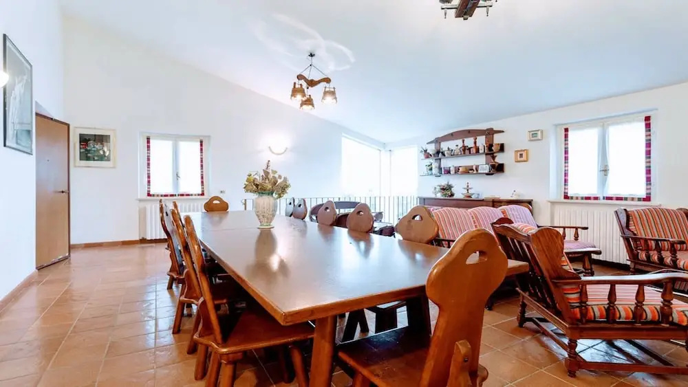 Villa Vallocchia - sleeps 18. Exclusive pool/grounds. Spoleto 10 mins. Rome 1 hr