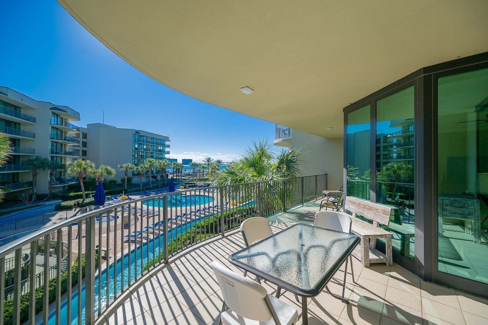 Phoenix On The Bay 1211 3 Bedroom Condo