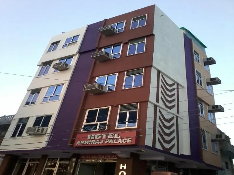 Hotel Abhiraj Palace