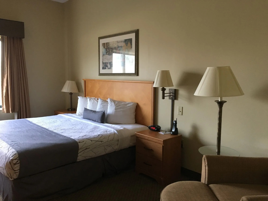 Coon Rapids North Metro Hotel to Norwood Inn & Suites