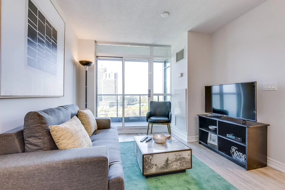 Newly Decorated Condo Great View Parking