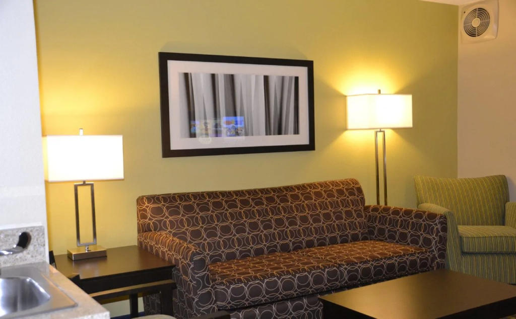 Holiday Inn Express Hotel & Suites Bloomington-Normal University Area by IHG