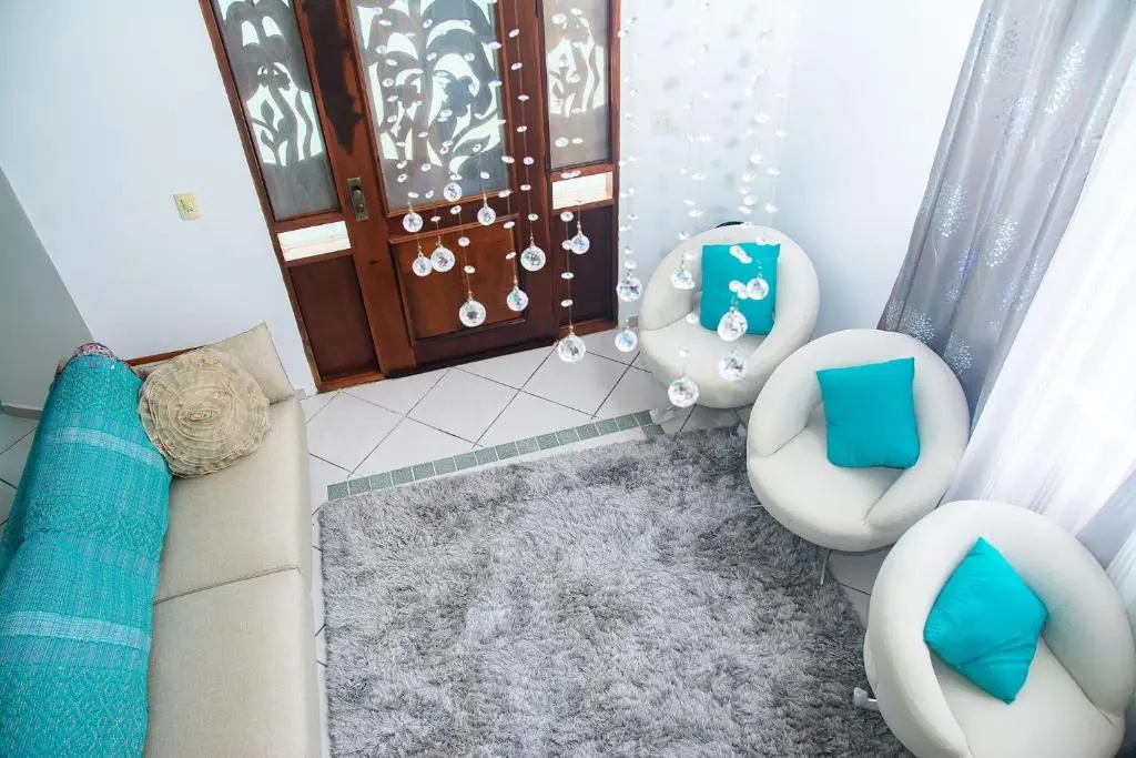 Linda casa com lazer a 500m da praia Guaratuba SP