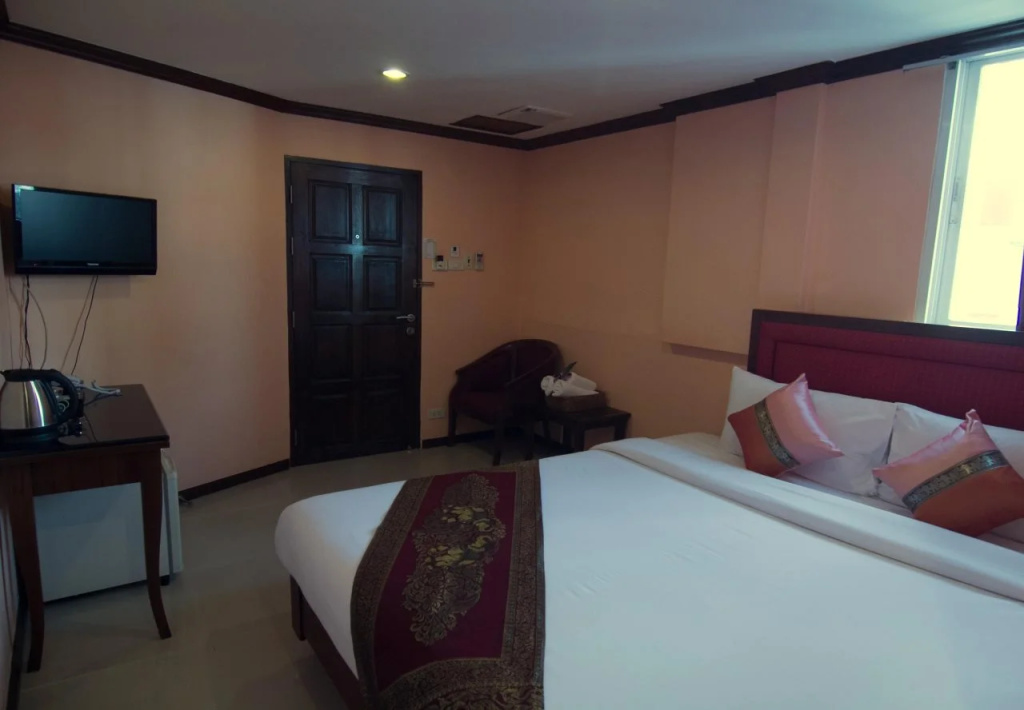 Sky Inn 1