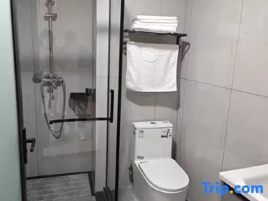 Jinglu Homestay