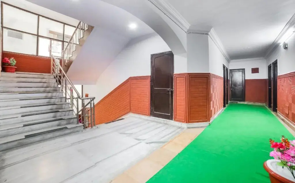 OYO 25103 Indra Sukh Palace