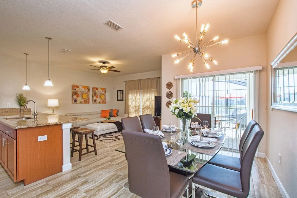 Storey Lake 4 Bedroom Townhome w Splashpool - 1624ST
