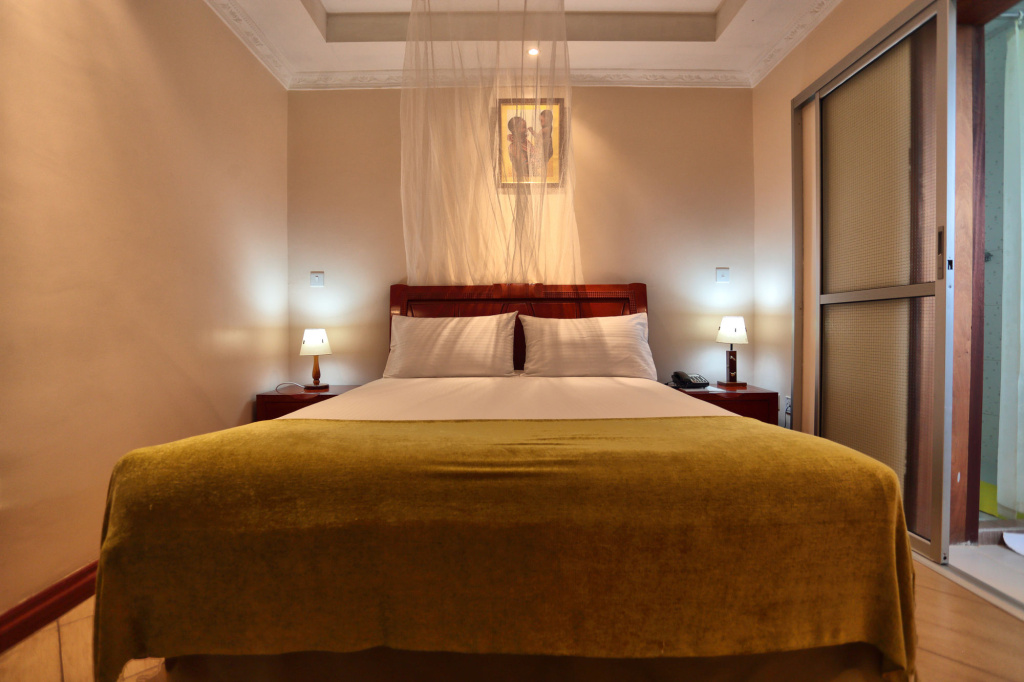 Longview Suites