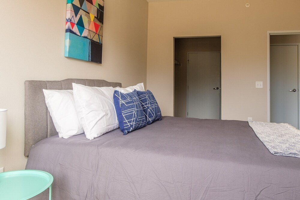 FRONTDESK Core Apts Campustown Ames
