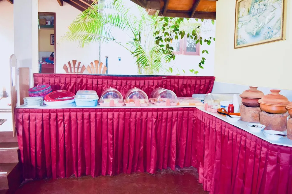 Rico Shadow Guest House & Restaurant