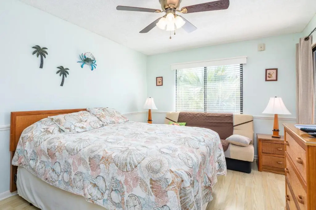 Ocean Village Club N33