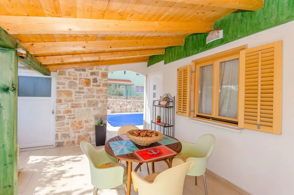 House Ara