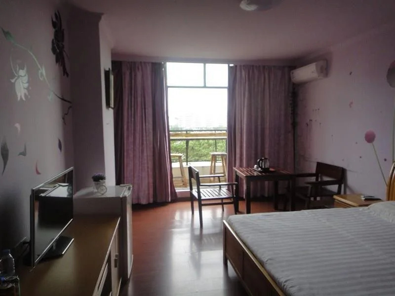 Raintree Backpacker Hostel(三亚雨树背包客青年旅舍)