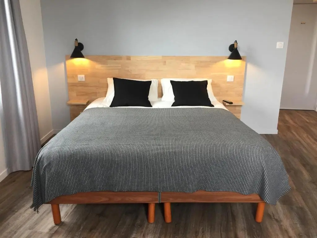 Une Nuit Sur Le Pont 1 (Adults Only)
