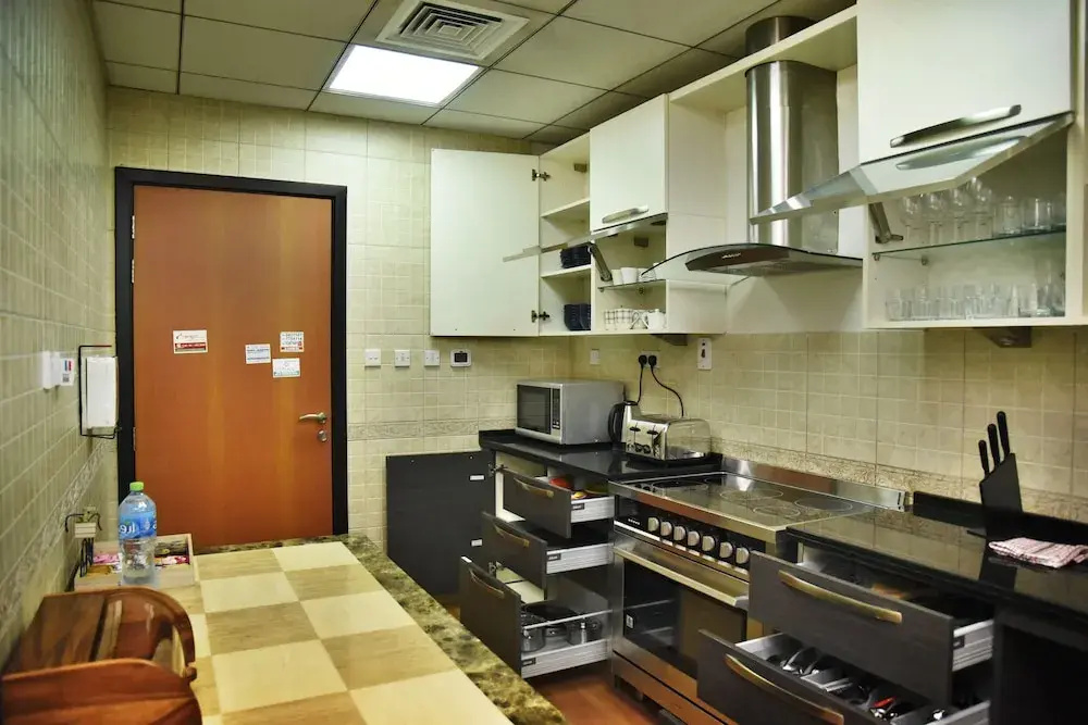 Luxury 4BR Apartment in Horizon Towers