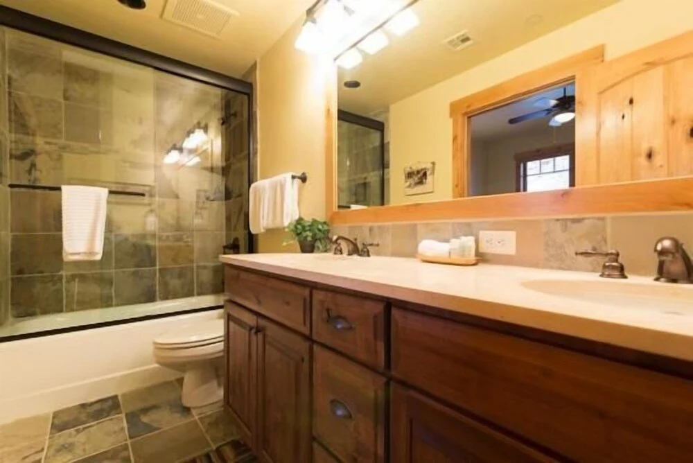6106 Bear Lodge, Trappeur's Crossing Apartment 5