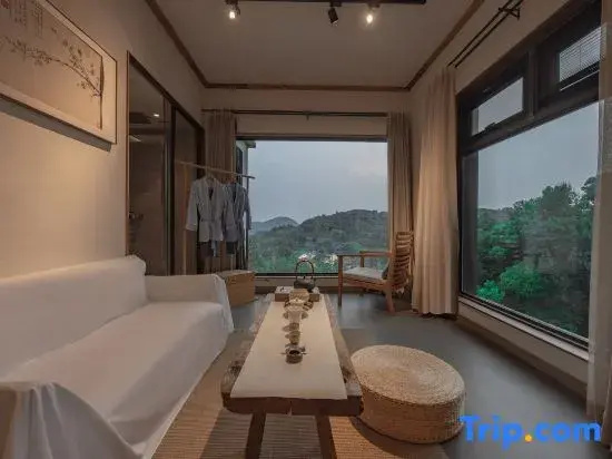 Hi in the Mountain Homes