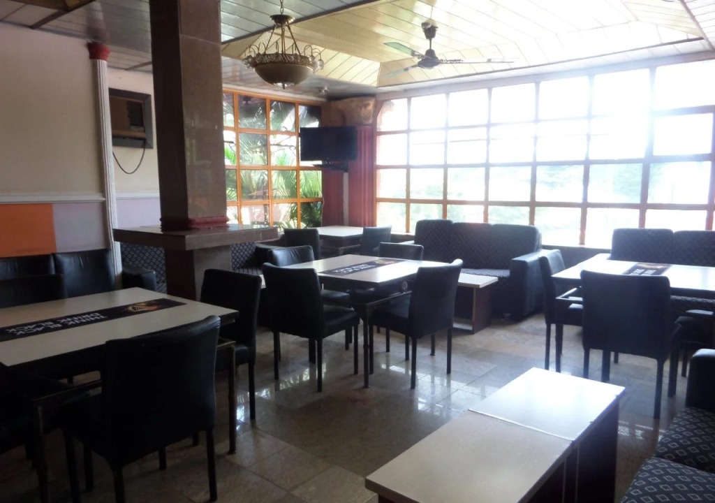 Aneio Hotel