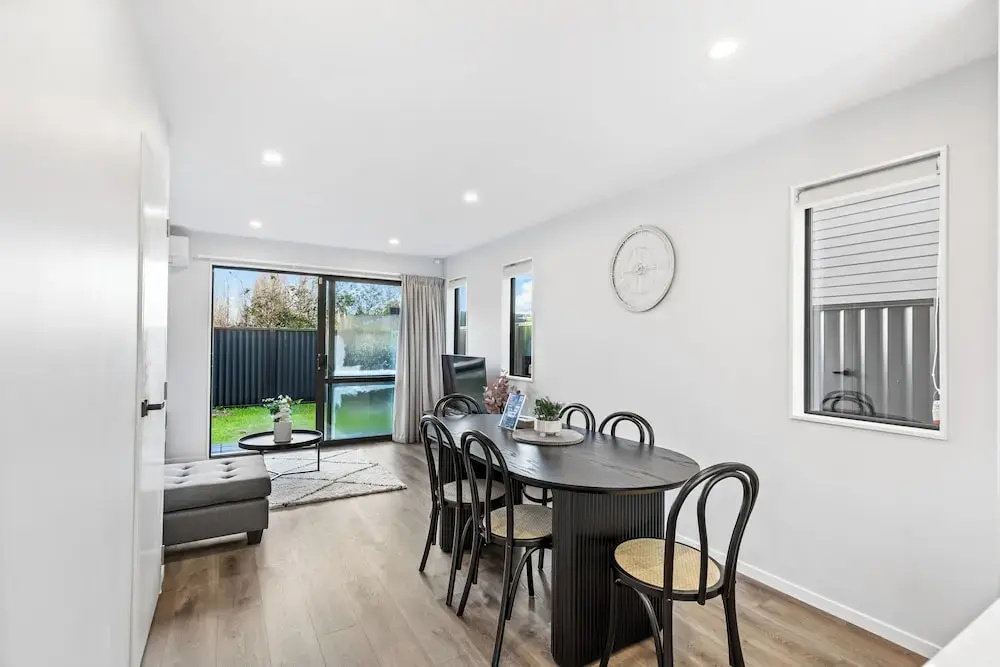 4BR Townhouse for Families Zodiak Stays