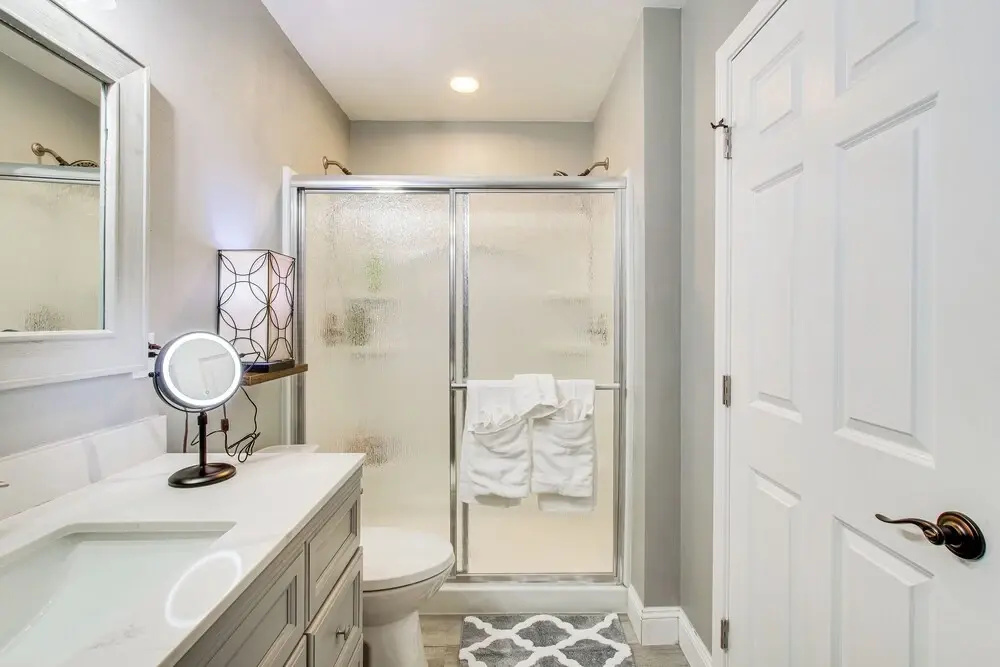 Charming Arlington Home w/ Hot Tub & Fenced Yard!