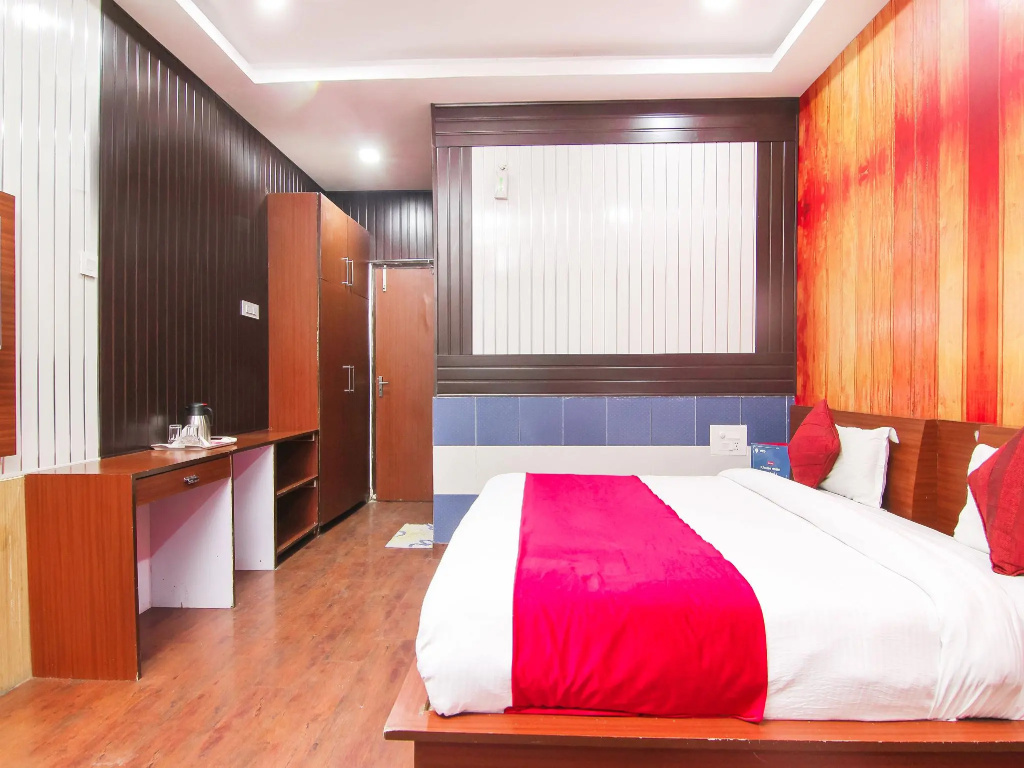 Collection O 4308 Hotel Zaarang Inn
