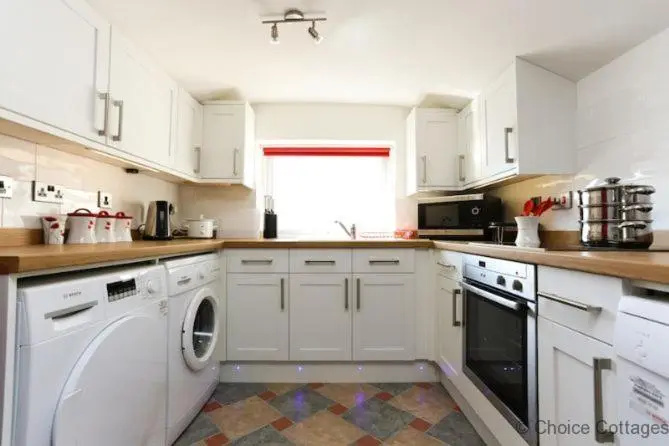 CROYDE WONKY COTTAGE 1 Bedroom