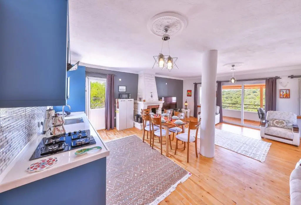 Lovely Villa With Private Pool and Terrace in Kas