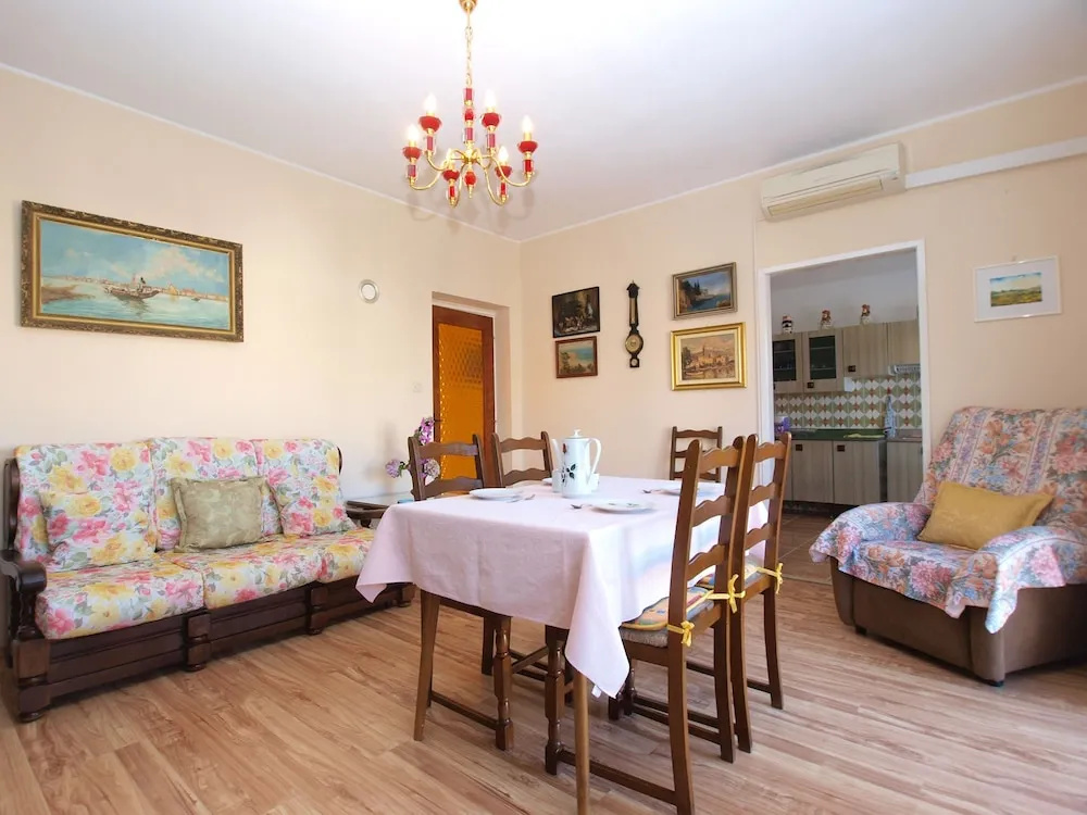 Apartment 1435