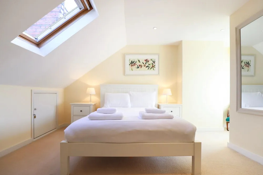 Comfortable &Bright Family Home - Imperial Wharf
