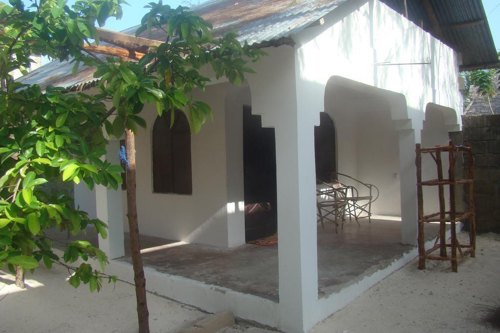 Tabasam Beach Bungalow & Restaurant
