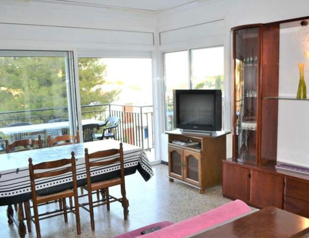 106029 - Apartment in  Llançà