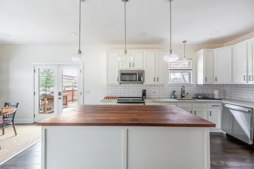 Cozy Remodeled House With Views Prime Location 3 Bedroom Home by RedAwning