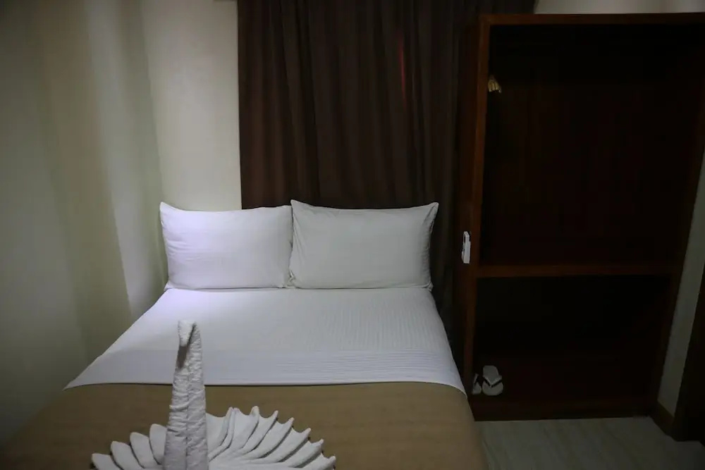 Candice Lucy Hotel Caticlan