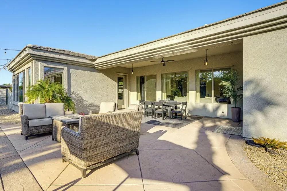 Outdoor Oasis: Spacious Family Escape in Goodyear!