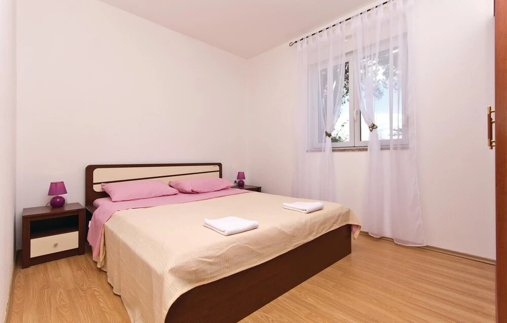 Amazing Home in Marcana With Wifi and 4 Bedrooms