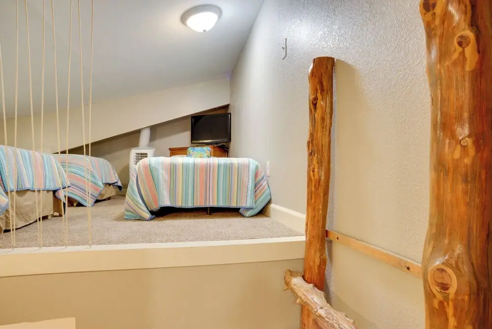 Wooded Gilbertsville Hideaway on Kentucky Lake!