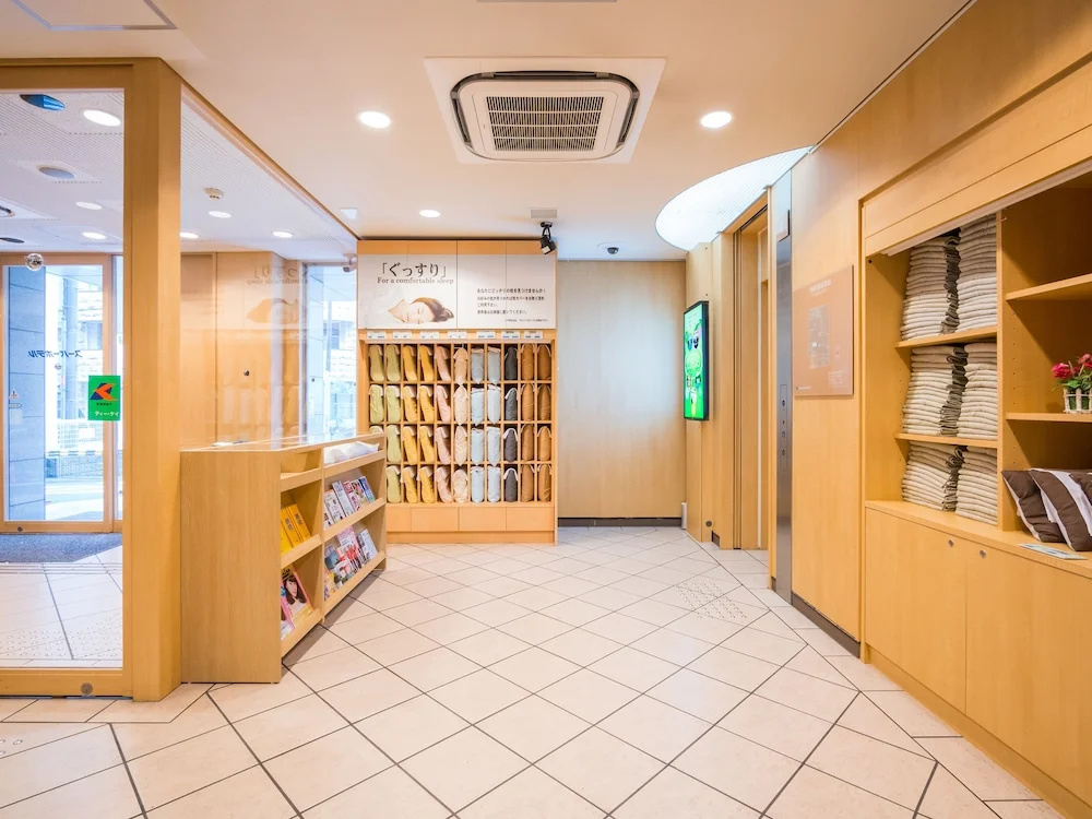 Super Hotel SubwayTanimachi 4-chome Exit 6