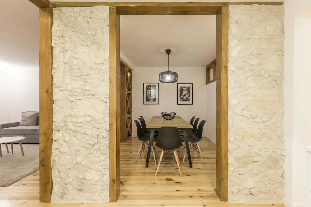 Amazing 3-bedroom Apartment in City Center - Fits 8