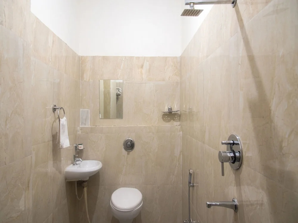 Oyo 11743 Hotel Shree Krishna