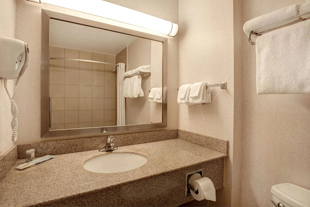 Days Inn & Suites by Wyndham Collingwood