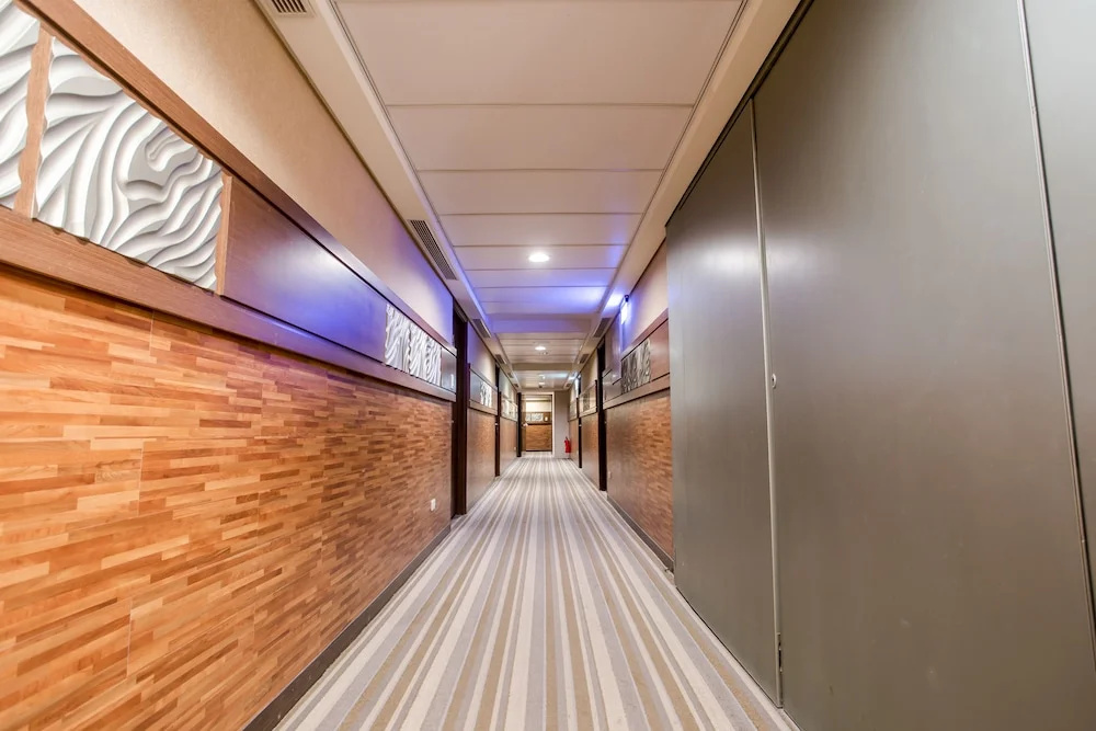 Mou Hotel Debao