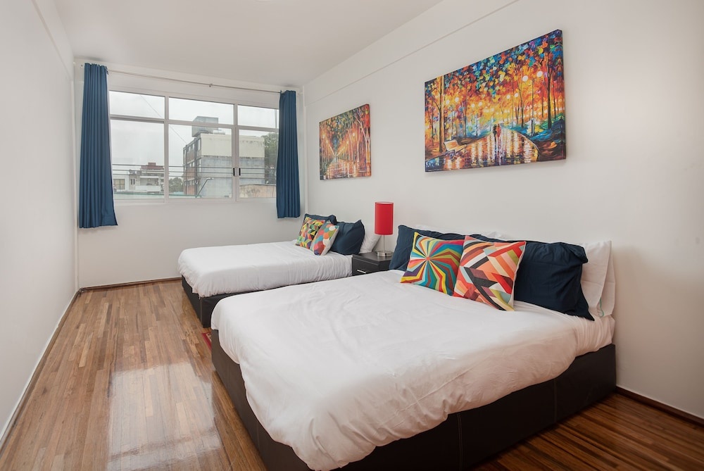 Roma Sur Apartments with Balcony - Family Friendly