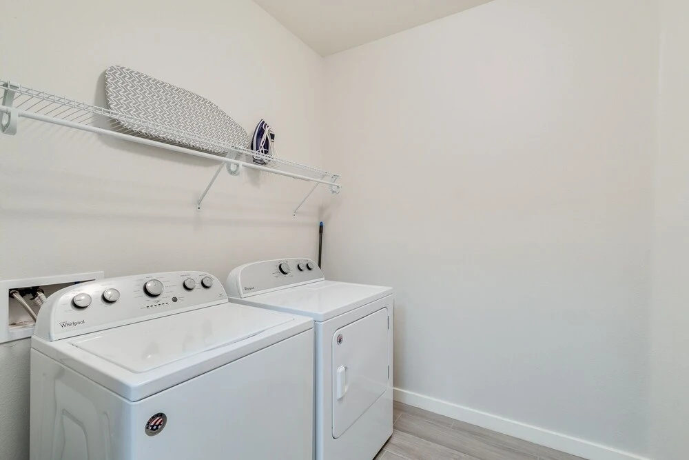 Resort Poolside Two Bedroom + Office and 2 Masters! 30 Night Minimum! by Redawning