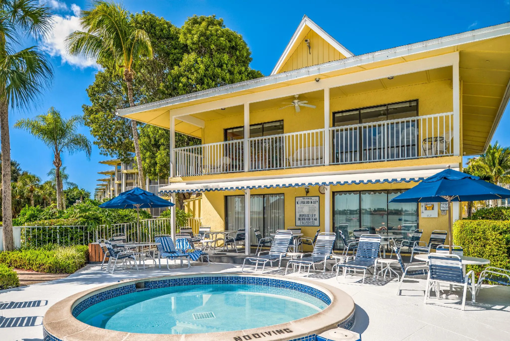 Hilton Vacation Club Charter Club Naples Bay