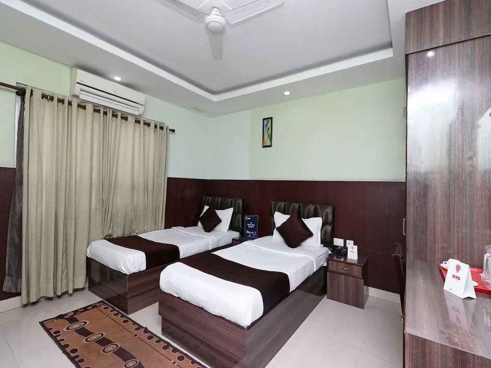 OYO Flagship 14647 Hotel Grand Majesty