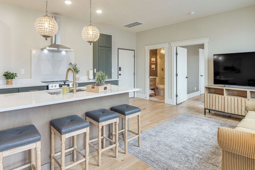 On Dtwn Square! Chic Lawrenceburg Condo w/ Balcony